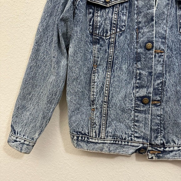 Vintage 80s THUMBS UP T.M. Distressed Trucker Jean Jacket in Blue - Picture 3 of 11